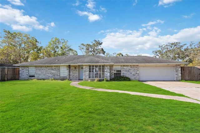 $210,000 | 115 Avenue F | Brazoria