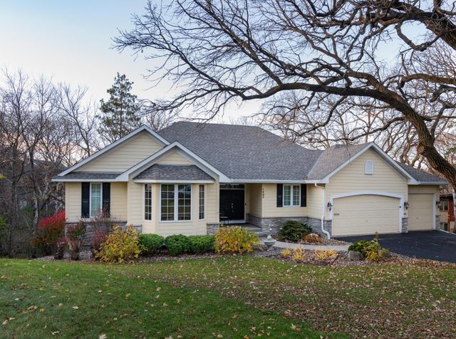 $675,000 | 1405 Kings Wood Road | Eagan