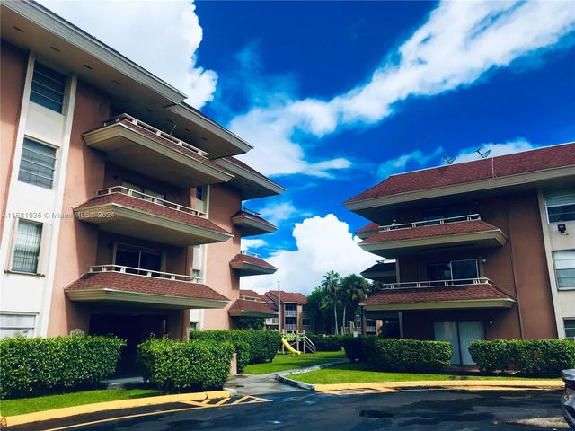 $259,000 | 17600 Northwest 68th Avenue, Unit B3006 | Country Club of Miami