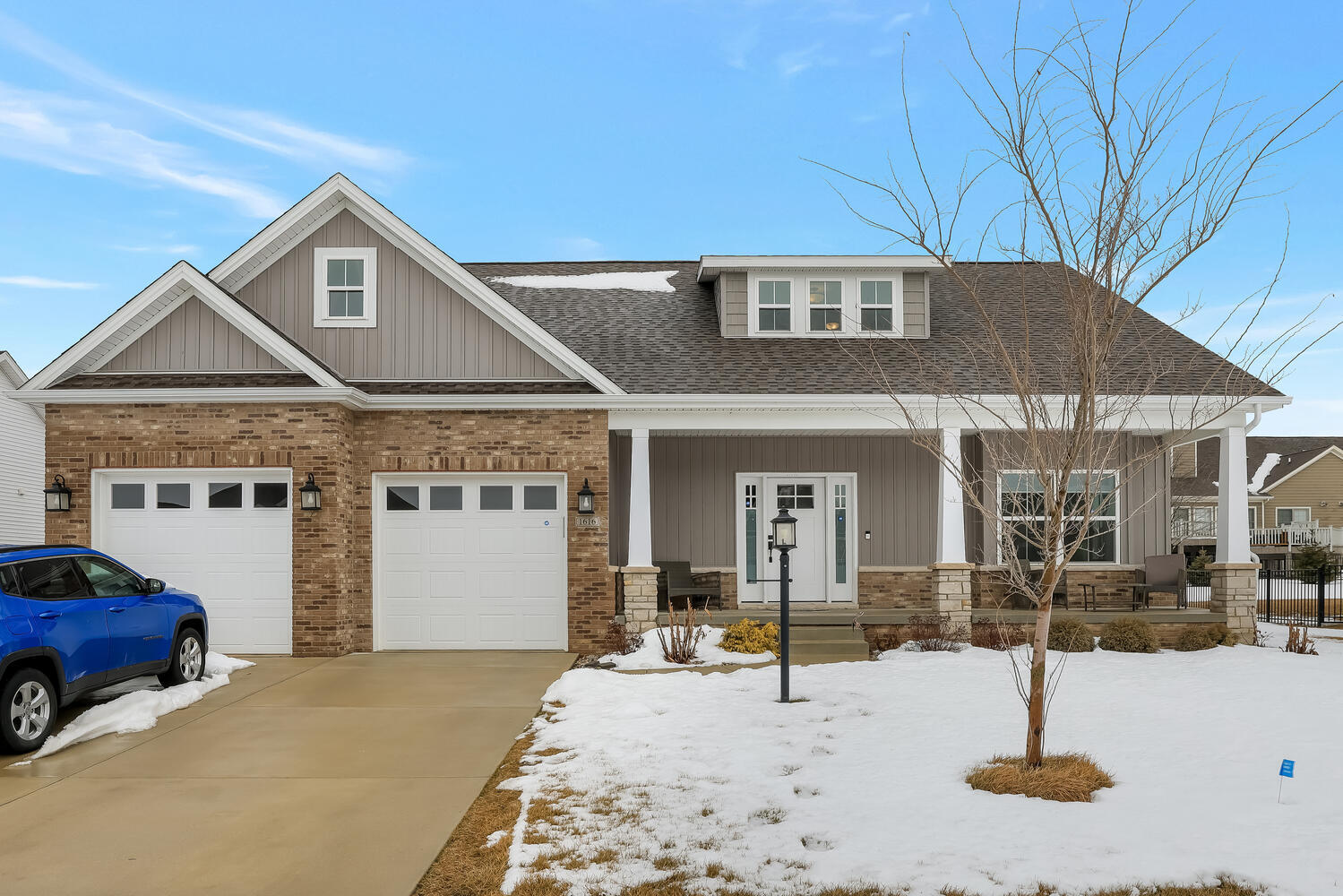 a house view with a outdoor space