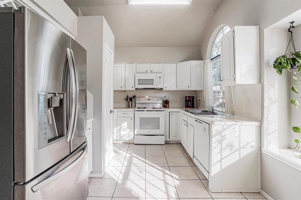 Welcome home to a beautiful bright kitchen.