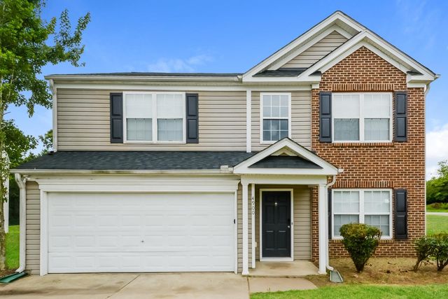 $2,335 | 4900 Zara Court | Valley Stream