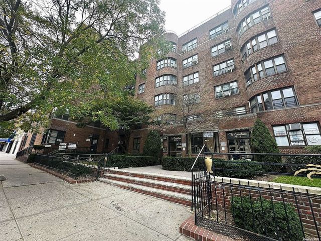 $2,950 | 98-76 Queens Boulevard, Unit 3A | Rego Park