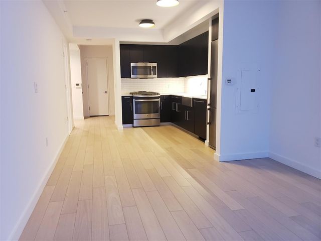 $3,983 | 535 West 43rd Street, Unit 9LSOUTH | Hell's Kitchen