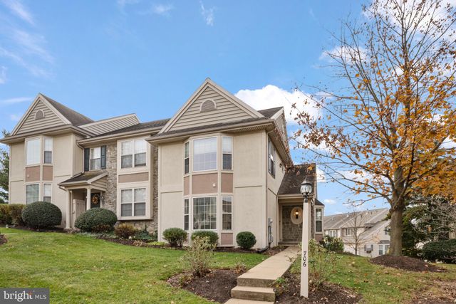 $350,000 | 706 Royal View Drive | Blossom Hill