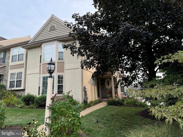 $350,000 | 706 Royal View Drive | Blossom Hill