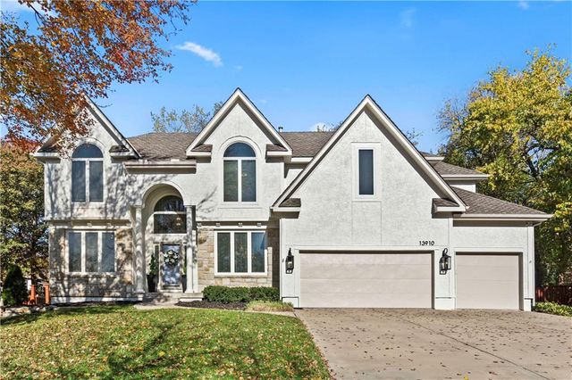 $750,000 | 13910 West 158th Street | Olathe