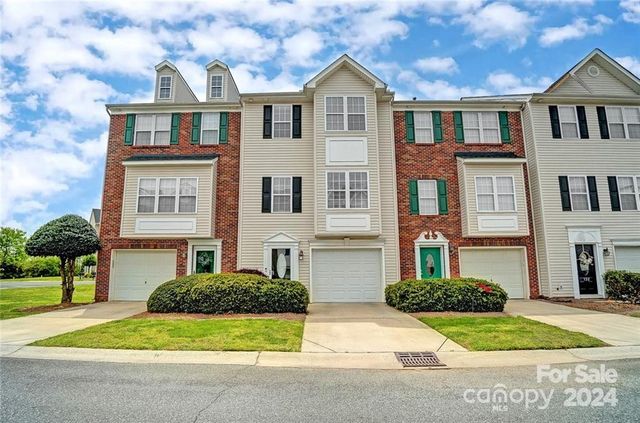 $324,900 | 140 Rock Ridge Lane | Mount Holly