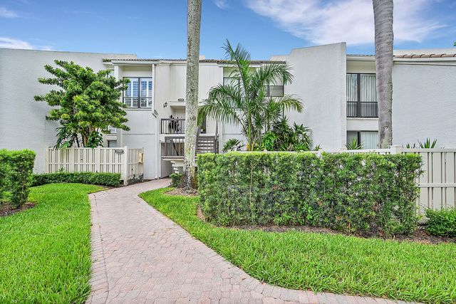 $3,200 | 2109 Bridgewood Drive | Boca West