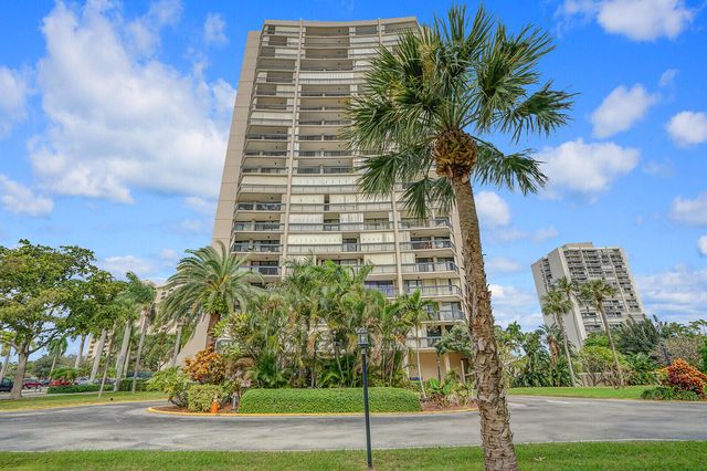 $262,000 | 2425 Presidential Way, Unit 1404 | Northend