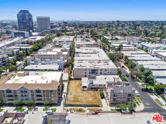 $2,900,000 | 1115 South Westgate Avenue | Brentwood