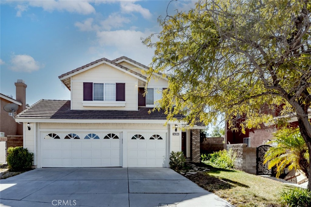 a view of a house with a garage