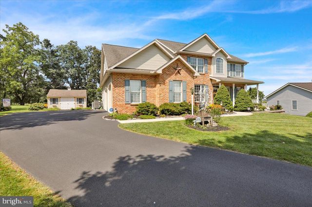 $679,900 | 129 Roja Lane | Maxatawny Township - Berks County