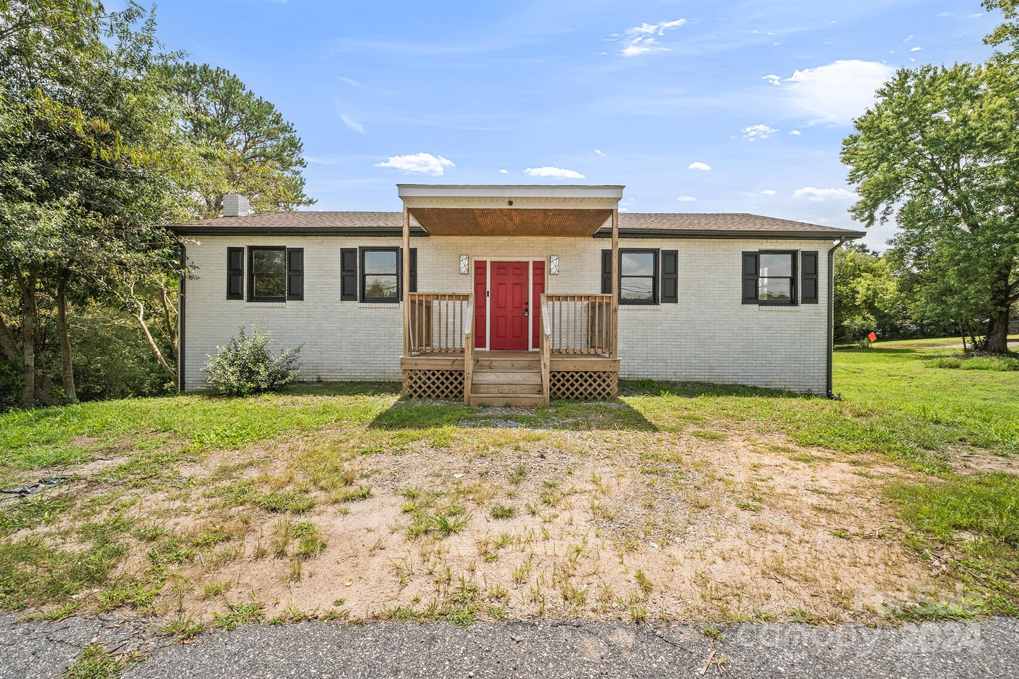 a front view of house with yard