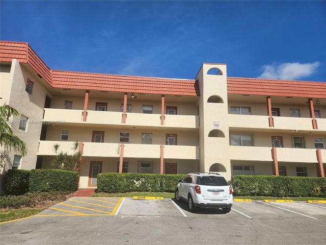 $104,900 | 7991 Sunrise Lakes Drive North, Unit 206 | Sunrise Lakes