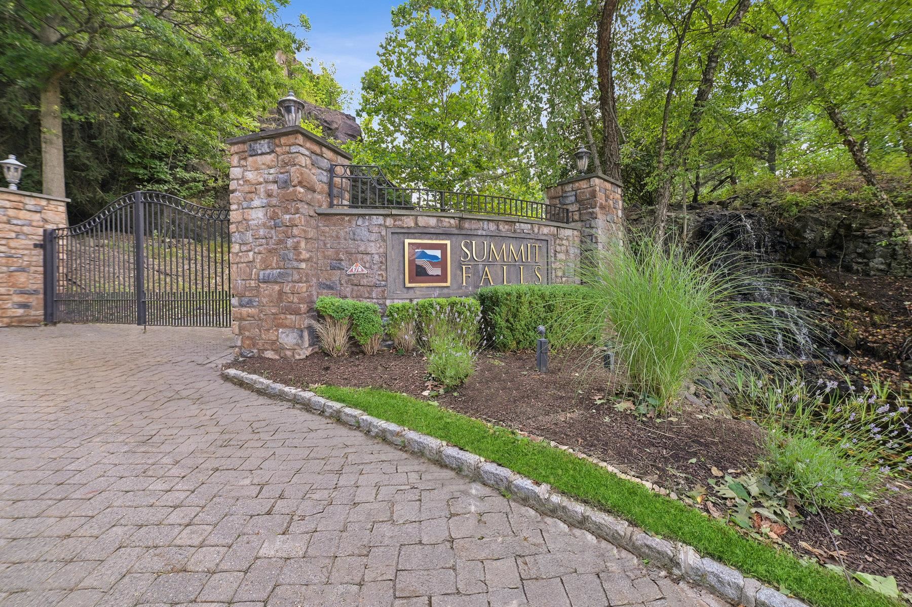 a view of a pathway of a park