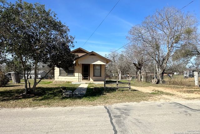 $140,000 | 915 Standish Street | Floresville