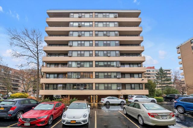 $412,000 | 162-30 Powells Cove Boulevard, Unit 4A | Beechhurst