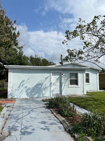 $2,600 | 2223 Northwest 9th Court | Fort Lauderdale