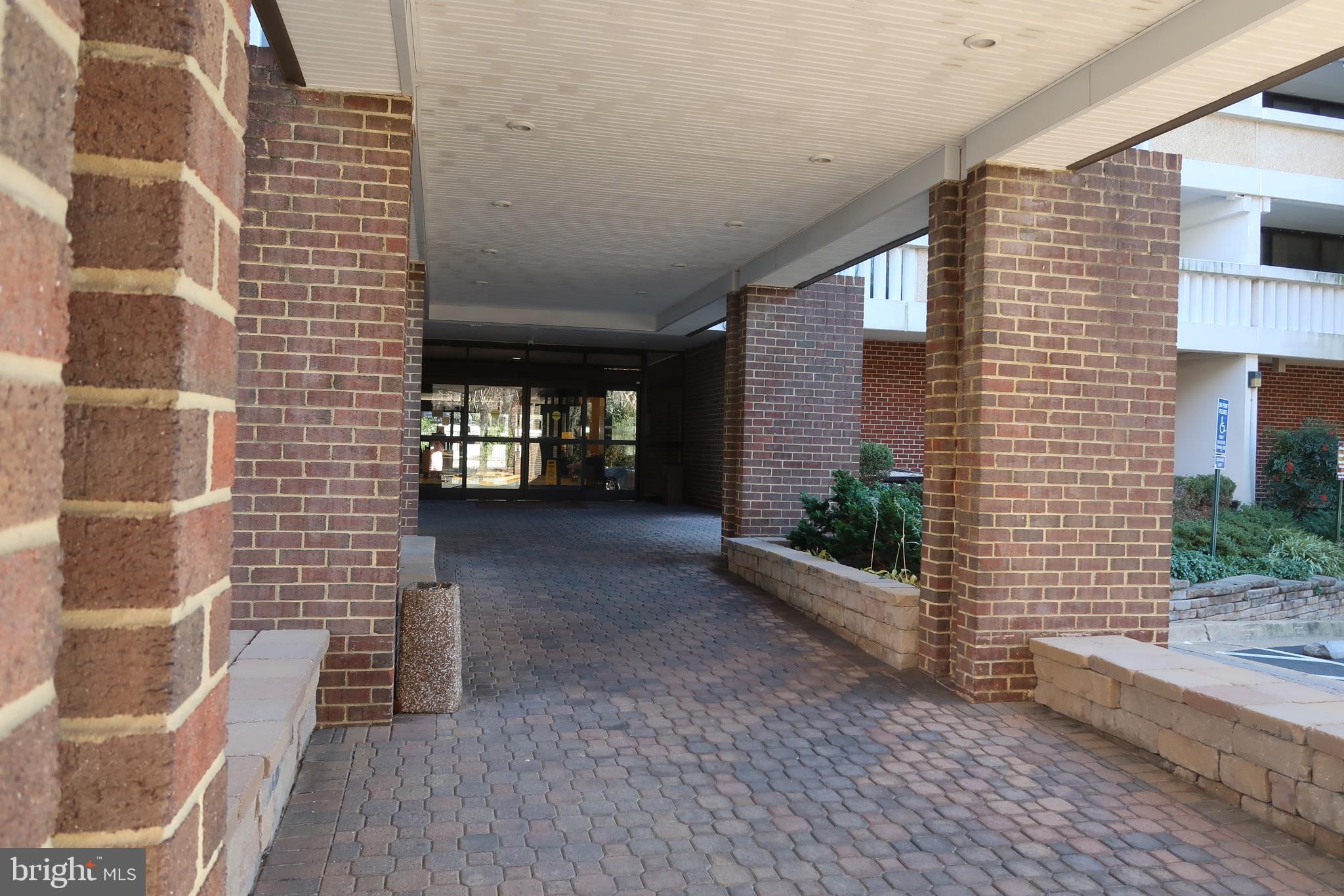 a view of an entryway of the house