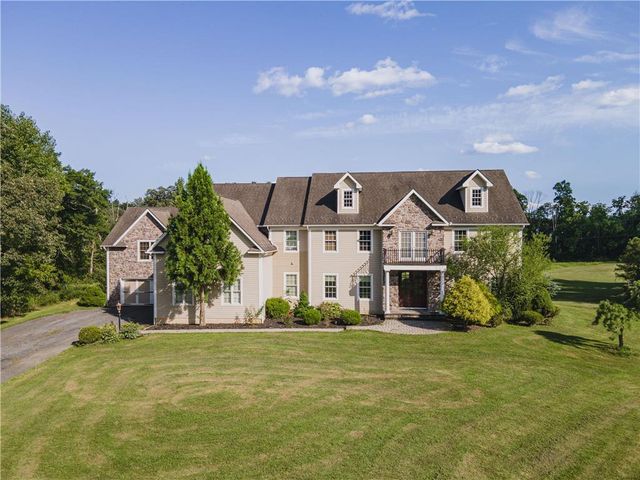 $949,900 | 226 Sonny Drive | Bushkill Township - Northampton County