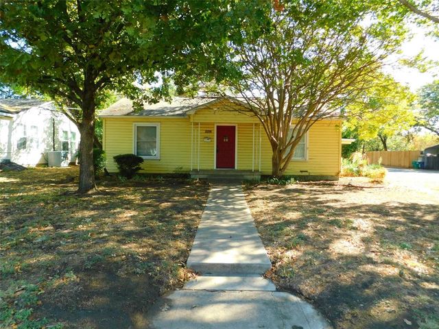 $1,995 | 2216 Palmer Drive | Denton