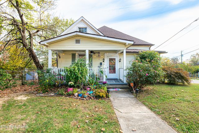 $310,000 | 700 Watauga Avenue | Lincoln Park