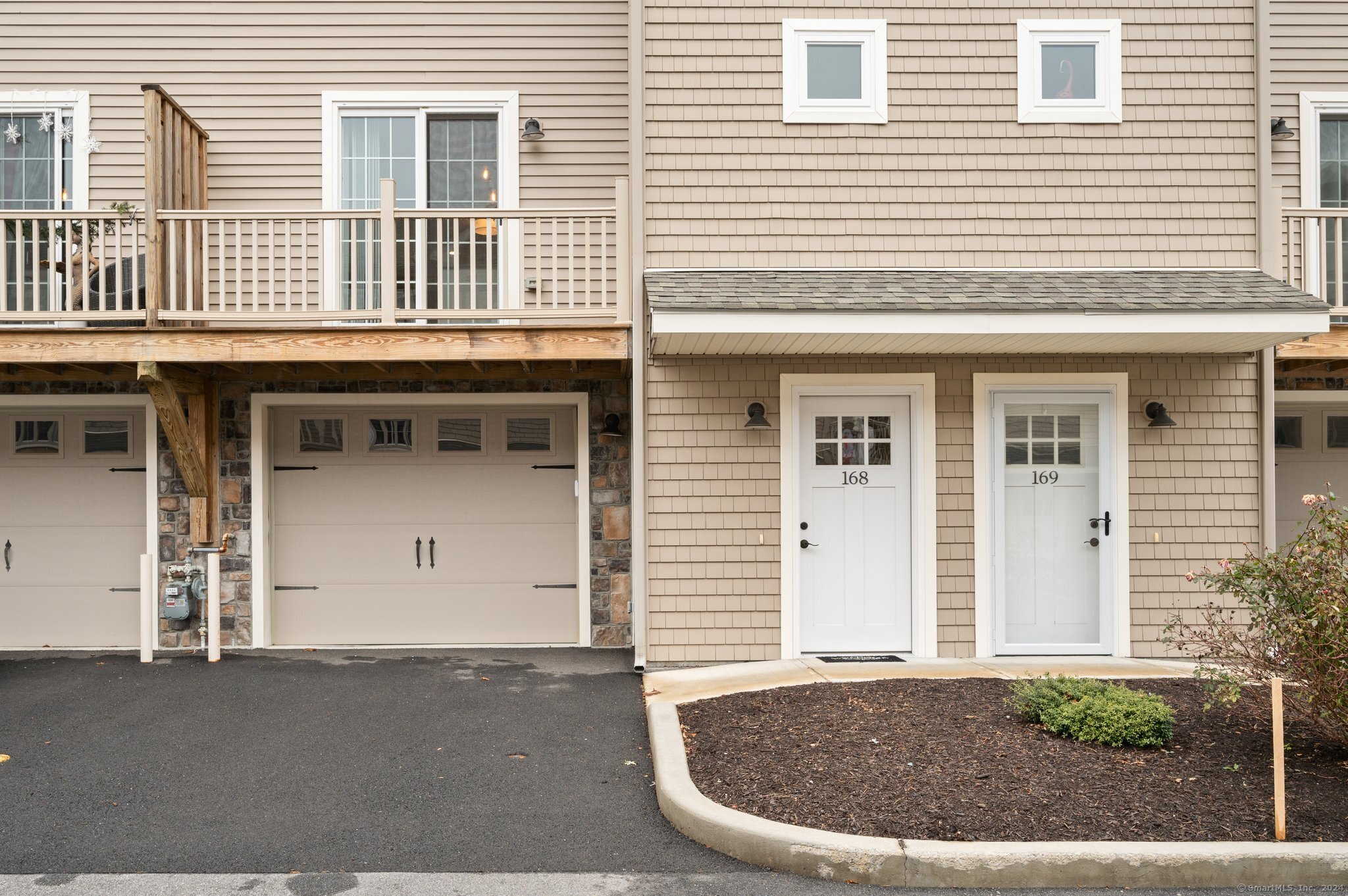 a view of a house with outdoor space