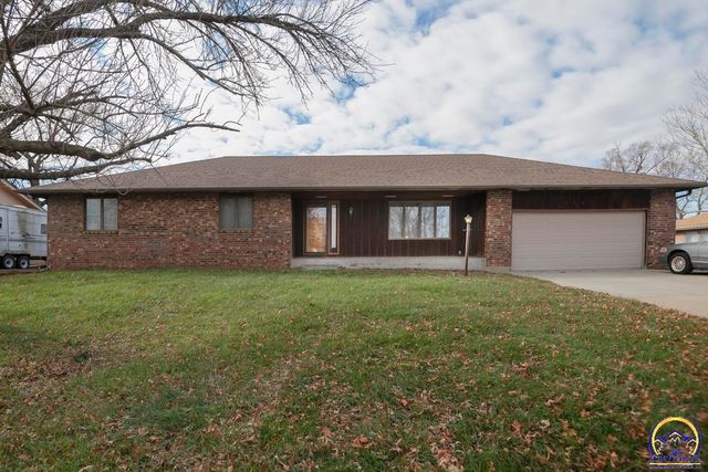 $265,500 | 2907 Southeast Meadowview Drive | Tecumseh Township - Shawnee County