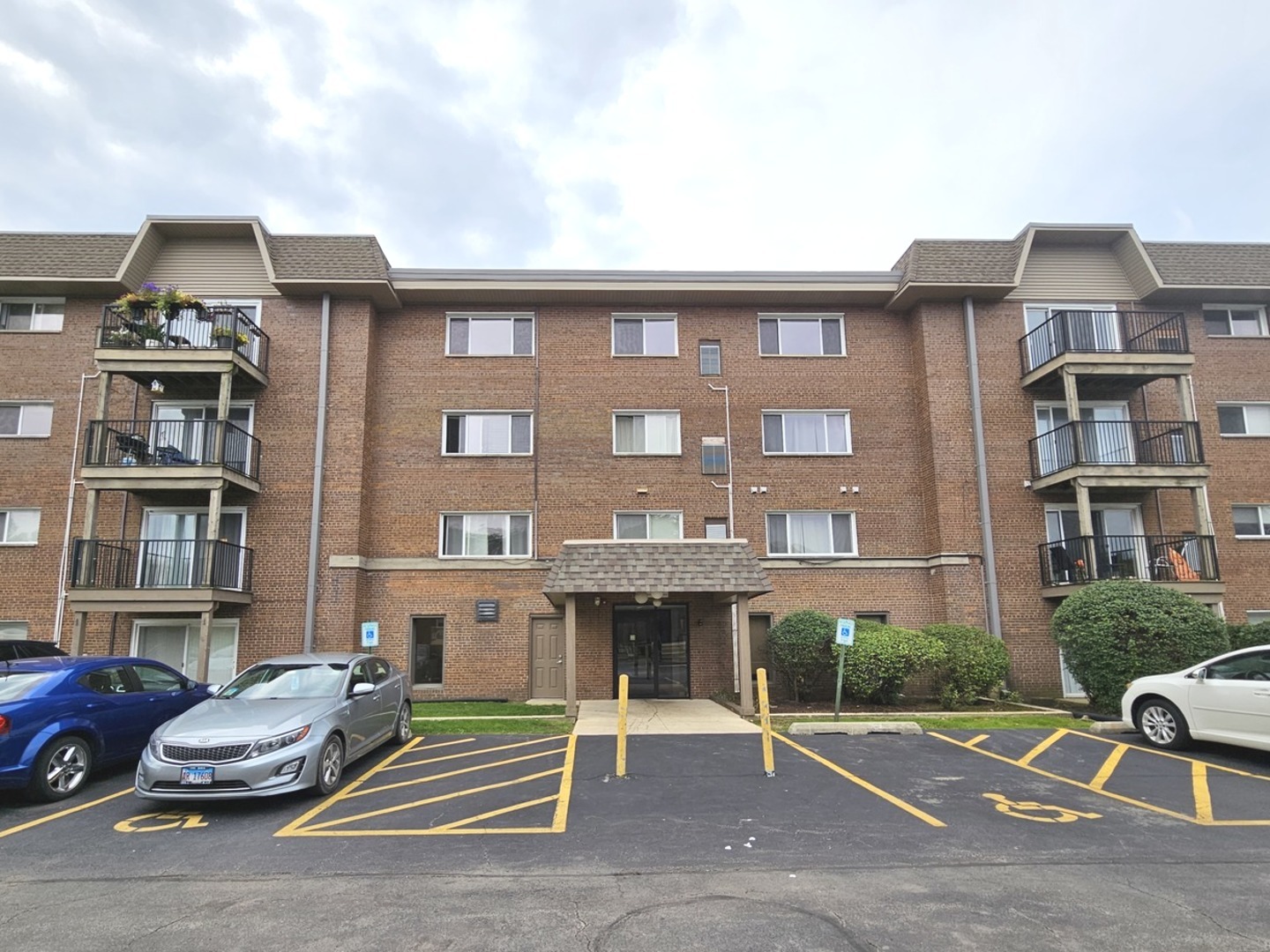 2301 Beau Monde Lane Unit 204 Lisle IL 60532 Compass