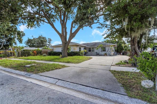 $315,000 | 1503 Fox Run Drive | Tarpon Springs