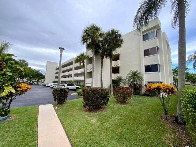 $199,900 | 3178 Via Poinciana, Unit 402 | Poinciana Place