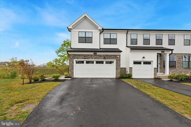 $749,000 | 211 Lilac Court | King of Prussia