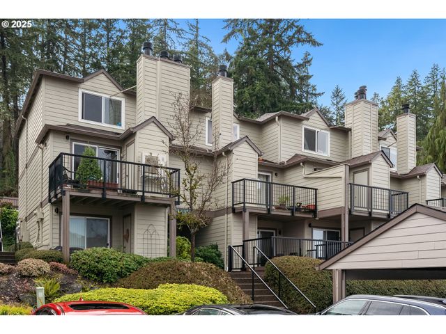 $205,000 | 20905 Fawn Court, Unit 34 | Bolton