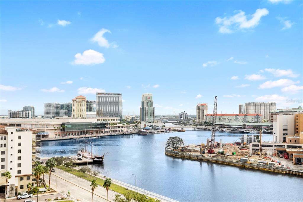 Beautiful views of Downtown, Channelside, Davis Islands and Harbor Island.