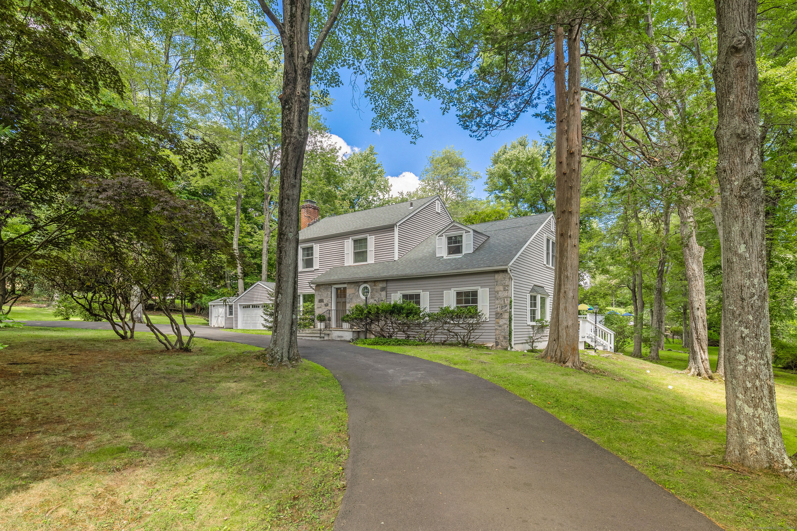 Circular driveway