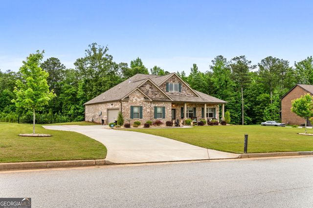 $590,000 | 285 Navarre Drive