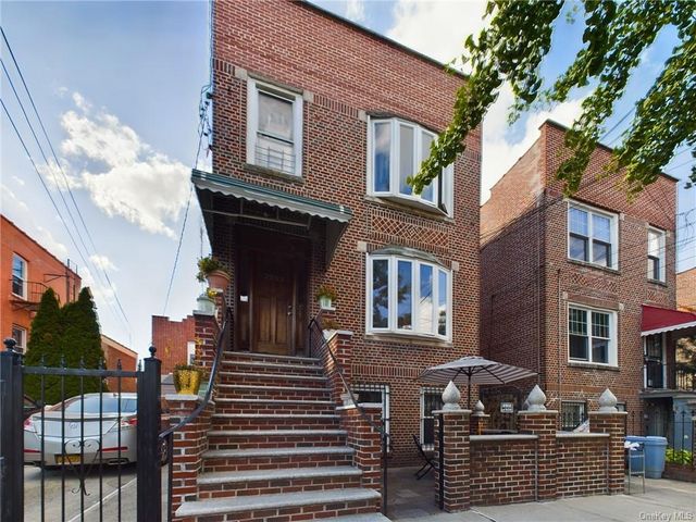 $1,350,000 | 2553 Radcliff Avenue | Bronxwood