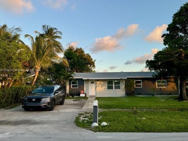 $480,000 | 550 Southwest 11th Drive | Broward Highlands