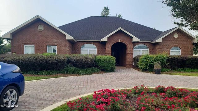 $319,990 | 3244 Country Club Drive | Lynn Haven