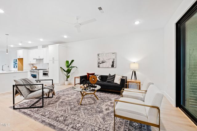 $900,000 | 2119 Brewer Street | Hi-Mount