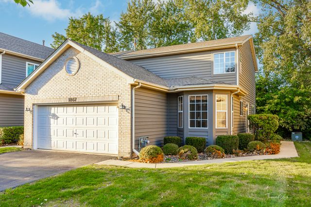 $399,900 | 1867 Tamahawk Lane | Naperville