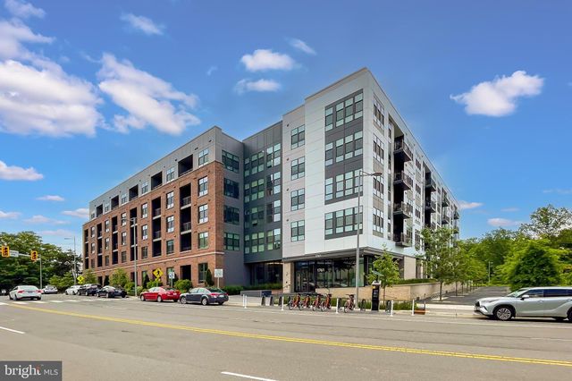 $3,700 | 1761 Old Meadow Road, Unit 121 | Tysons Corner