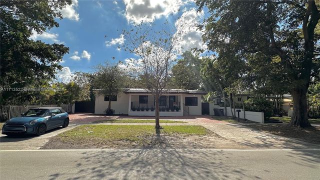 $999,000 | 6150 Southwest 16th Street | West Miami