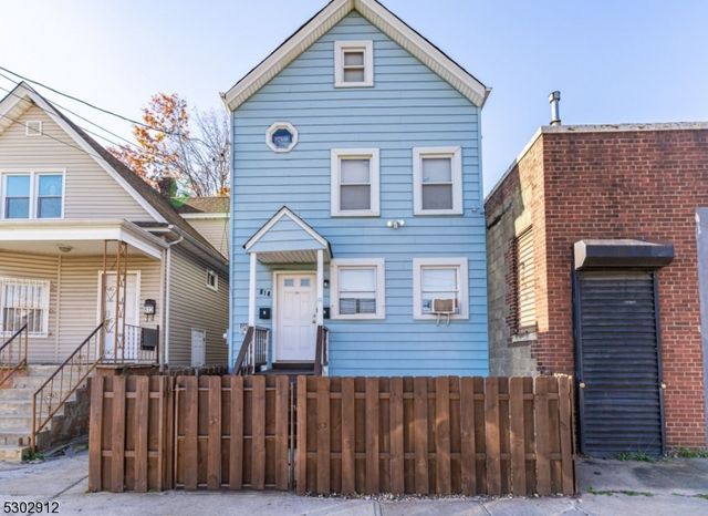 $585,000 | 814 Livingston Street | Elizabeth North End