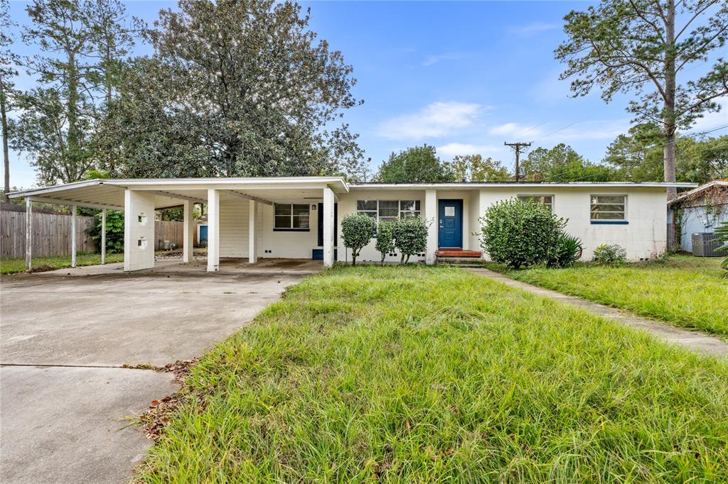 front view of house with a yard