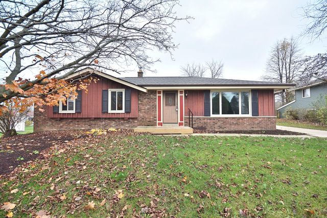 $399,900 | 655 East Mackinac Avenue | Oak Creek