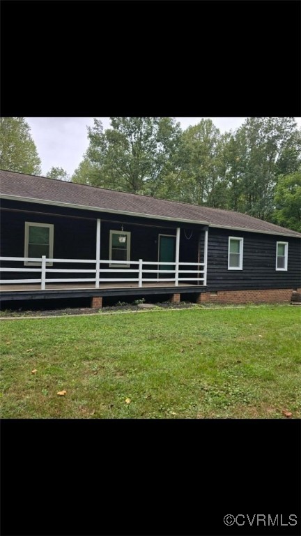 View of front of home with a front lawn