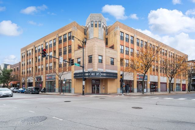 $395,000 | 1645 West School Street, Unit 217 | Roscoe Village