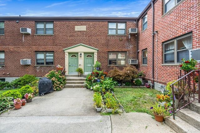 $385,000 | 245-03 62nd Avenue, Unit 1 | Douglaston